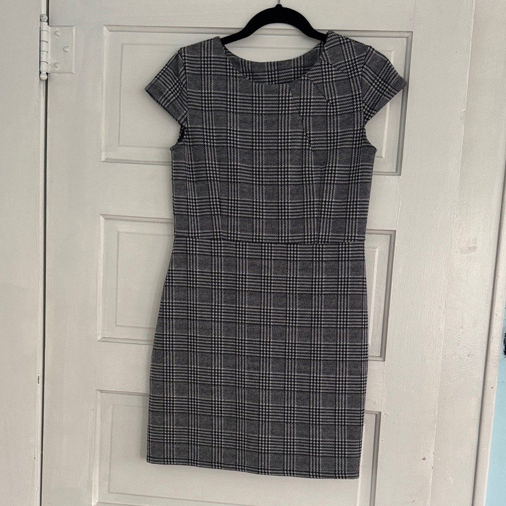 Classic Plaid Women's Stretch Sheath Dress - size 4 /6 NWOT
